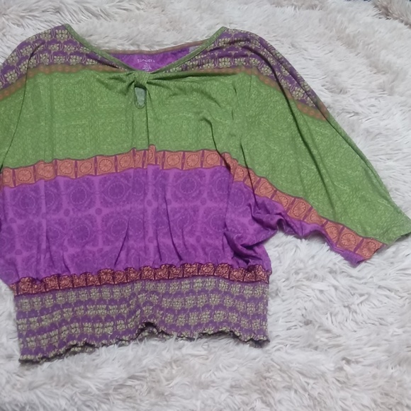 Top - Picture 3 of 3